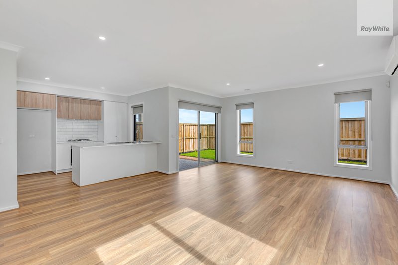 Photo - 48 Mallaig Drive, Beveridge VIC 3753 - Image 3
