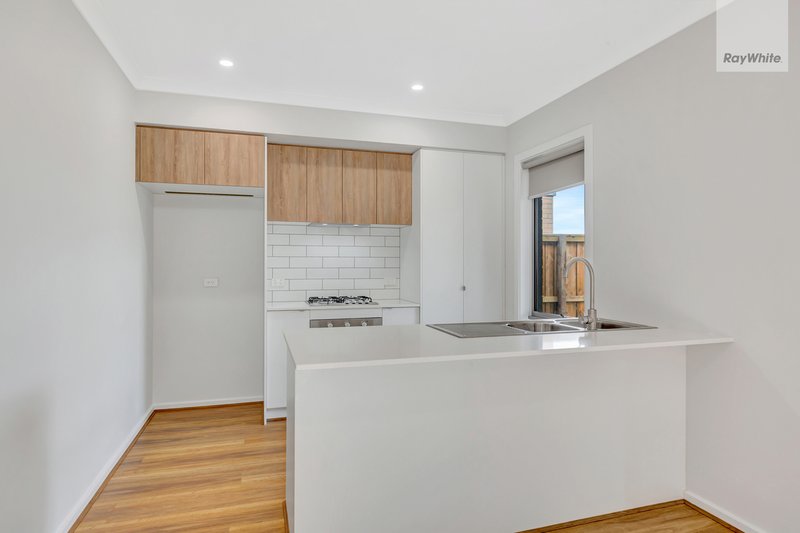 Photo - 48 Mallaig Drive, Beveridge VIC 3753 - Image 4