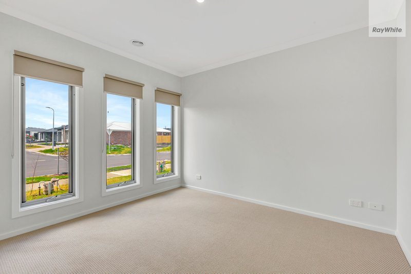 Photo - 48 Mallaig Drive, Beveridge VIC 3753 - Image 6