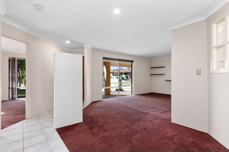 Photo - 48 Manly Crescent, Warnbro WA 6169 - Image 7