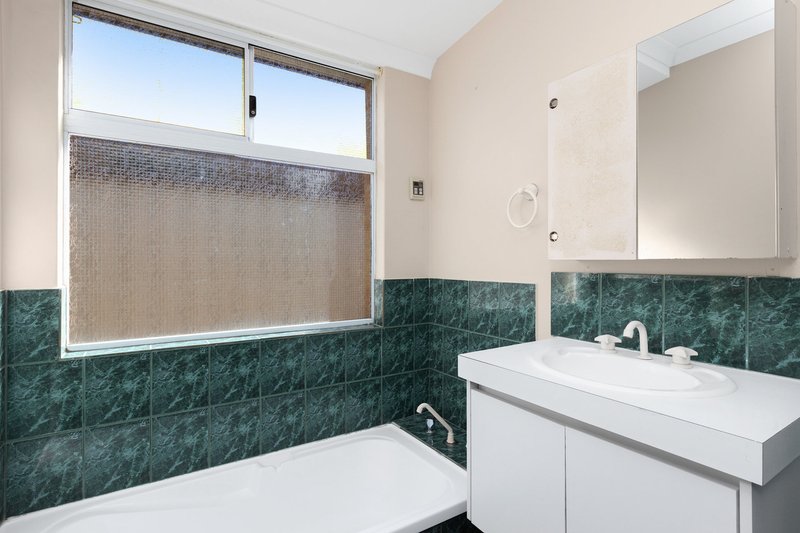 Photo - 48 Manly Crescent, Warnbro WA 6169 - Image 15