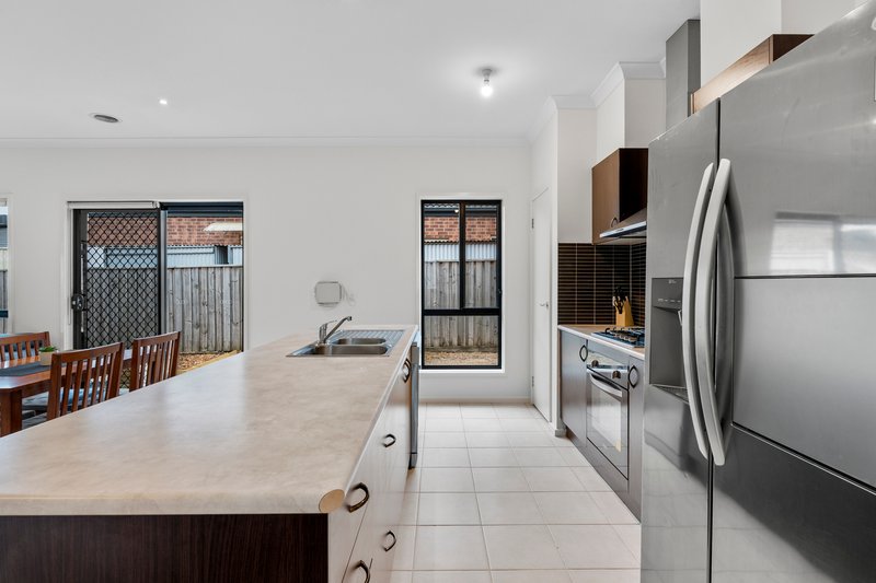 Photo - 48 Manor House Drive, Epping VIC 3076 - Image 3