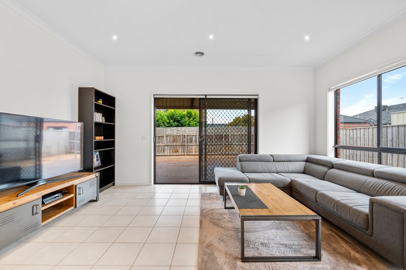Photo - 48 Manor House Drive, Epping VIC 3076 - Image 6
