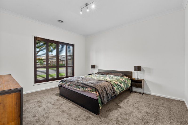 Photo - 48 Manor House Drive, Epping VIC 3076 - Image 8