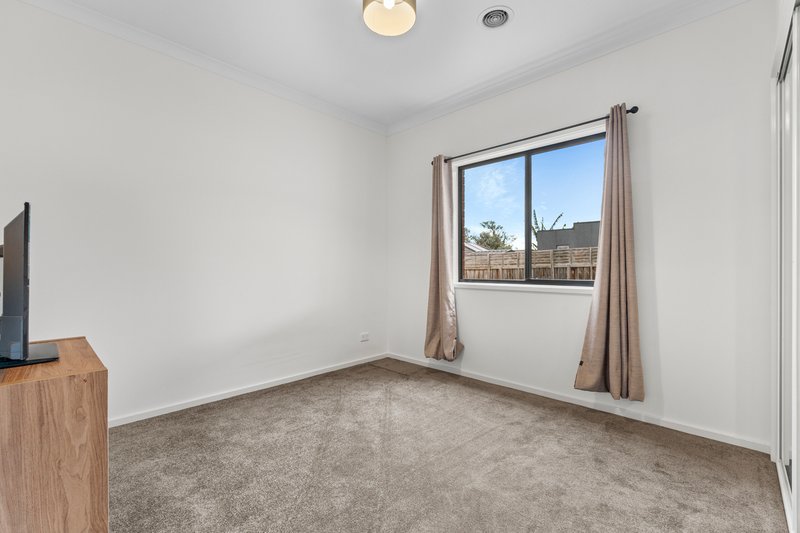 Photo - 48 Manor House Drive, Epping VIC 3076 - Image 10