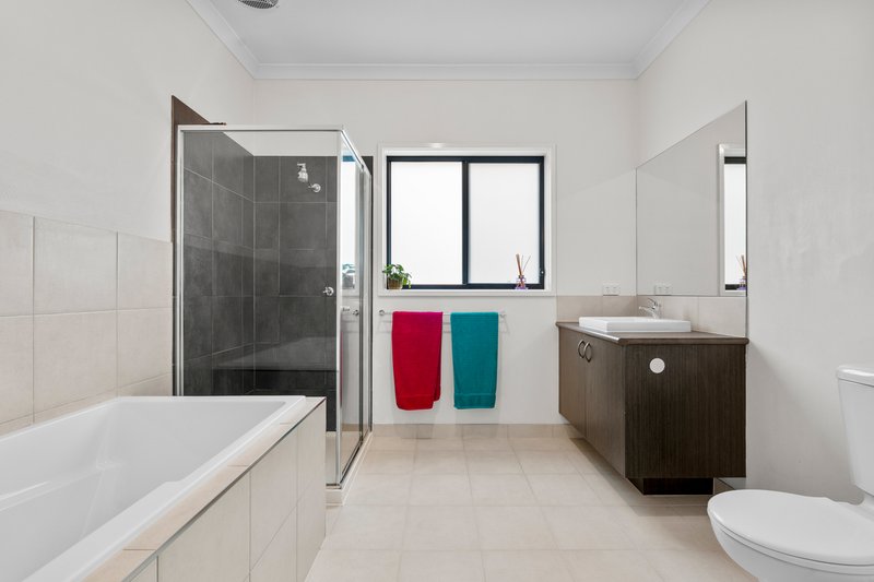 Photo - 48 Manor House Drive, Epping VIC 3076 - Image 11