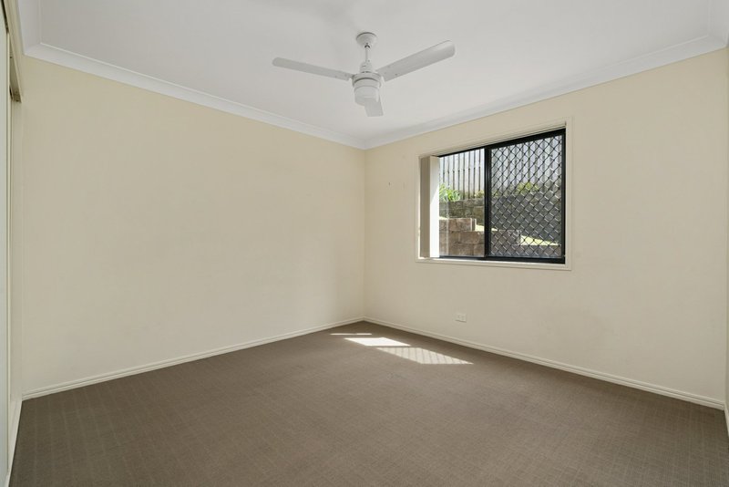 Photo - 48 Mayes Circuit, Caboolture QLD 4510 - Image 6