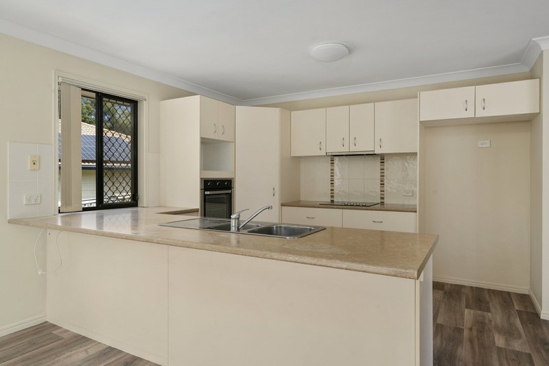 Photo - 48 Mayes Circuit, Caboolture QLD 4510 - Image 11