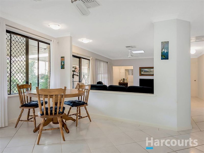 Photo - 48 Merrifield Circle, Leeming WA 6149 - Image 7