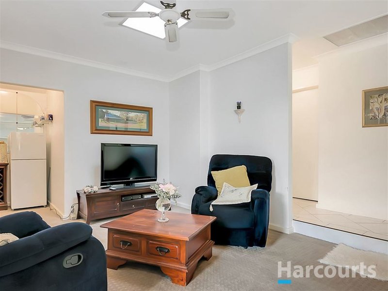 Photo - 48 Merrifield Circle, Leeming WA 6149 - Image 11