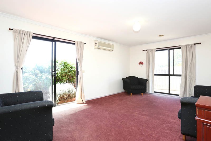 Photo - 48 Murchison Drive, Roxburgh Park VIC 3064 - Image 2