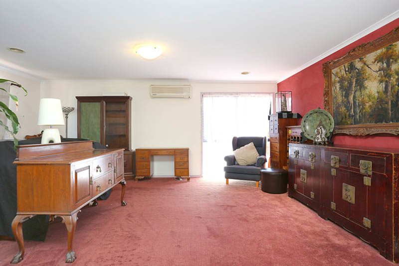 Photo - 48 Murchison Drive, Roxburgh Park VIC 3064 - Image 5