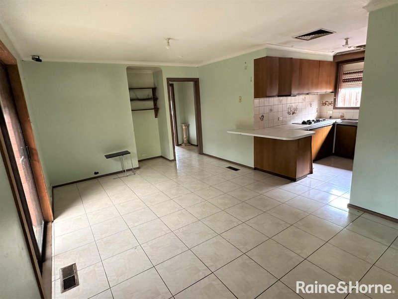 Photo - 48 Narellan Drive, Keysborough VIC 3173 - Image 4