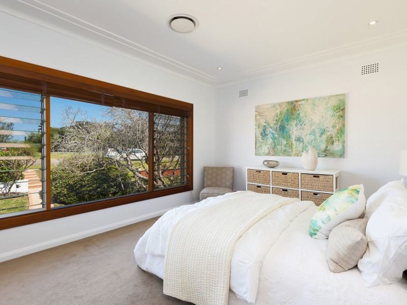 Photo - 48 Narrabeen Park Parade, Warriewood NSW 2102 - Image 6