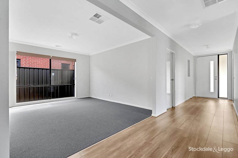 Photo - 48 Nesting Vista, Craigieburn VIC 3064 - Image 4