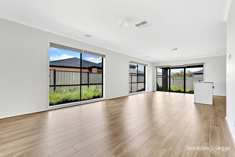 Photo - 48 Nesting Vista, Craigieburn VIC 3064 - Image 14