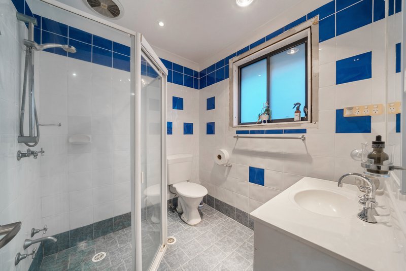Photo - 48 Nineteenth Avenue, Hoxton Park NSW 2171 - Image 11