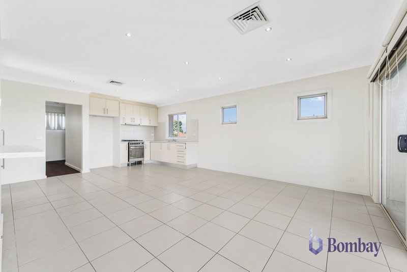 Photo - 48 Norwich Crescent, Campbellfield VIC 3061 - Image 4