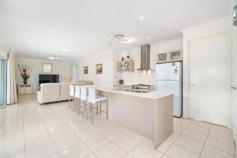 Photo - 48 Oisin Street, Murrumba Downs QLD 4503 - Image 8