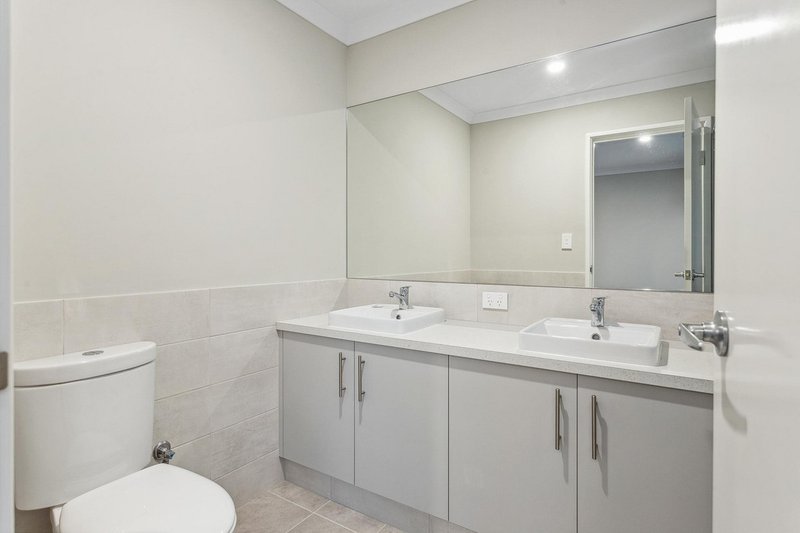 Photo - 48 Overland Approach, Wanneroo WA 6065 - Image 10