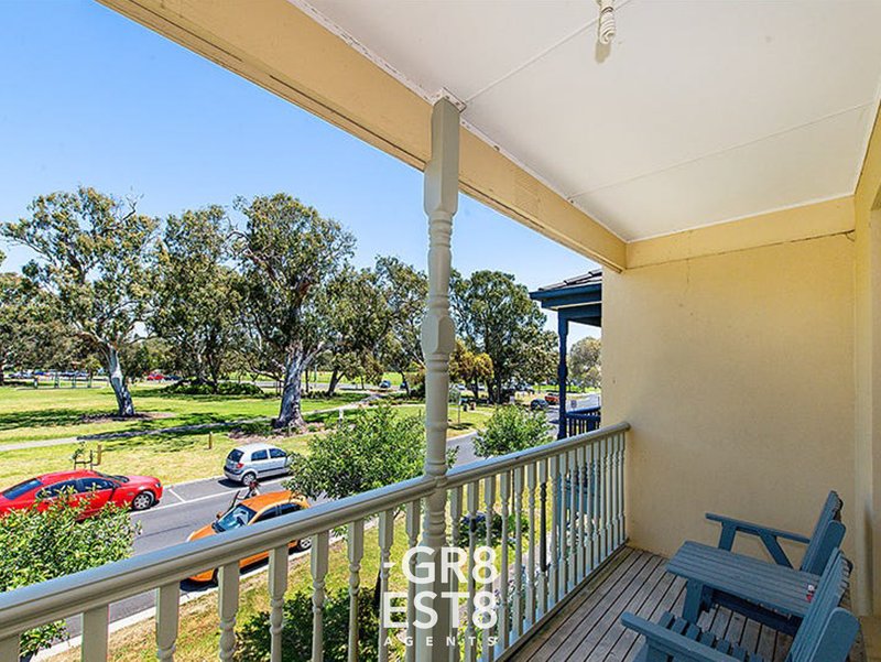 Photo - 48 Paterson Drive, Lynbrook VIC 3975 - Image 2