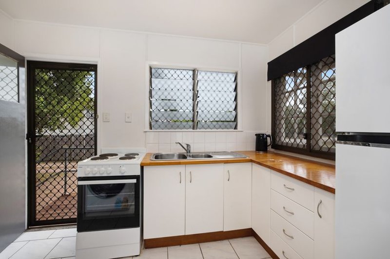 Photo - 4/8 Price Street, Belgian Gardens QLD 4810 - Image 2