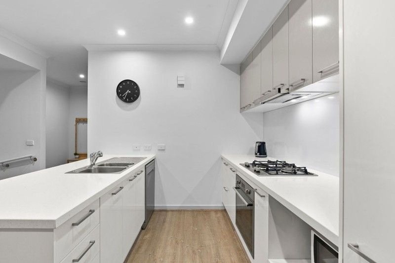 Photo - 48 Quarter Circuit, Springvale VIC 3171 - Image 4