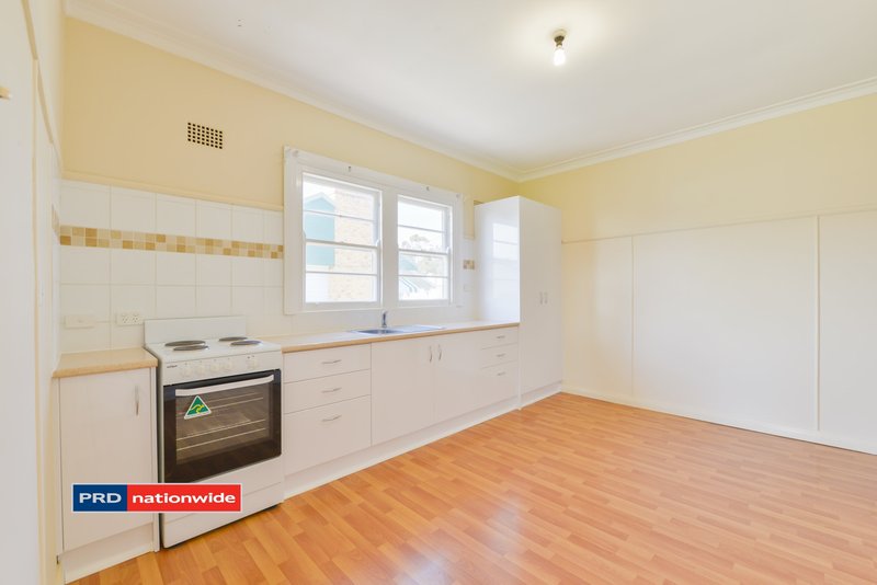 Photo - 48 Robert Street, Tamworth NSW 2340 - Image 2