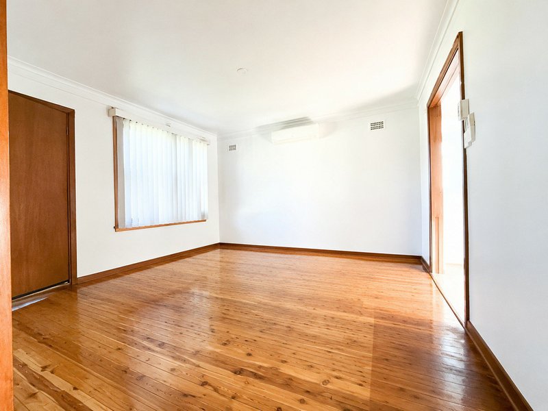 Photo - 48 Romney Crescent, Miller NSW 2168 - Image 2