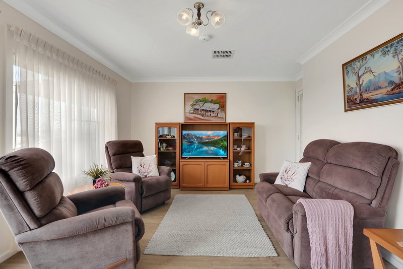 Photo - 48 Sanderson Road, Kanahooka NSW 2530 - Image 3