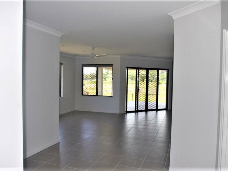 Photo - 48 Scenic Crescent, Bowen QLD 4805 - Image 9