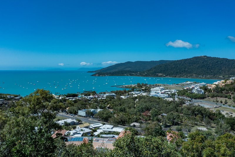 Photo - 48 Seaview Drive, Airlie Beach QLD 4802 - Image 2