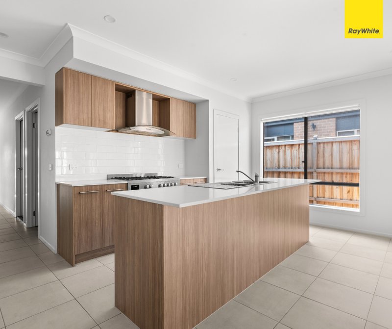 Photo - 48 Selbourne Street, Strathtulloh VIC 3338 - Image 3