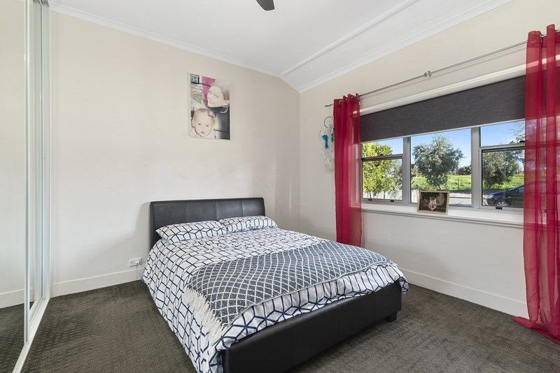 Photo - 48 Shannon Avenue, Glenelg North SA 5045 - Image 3