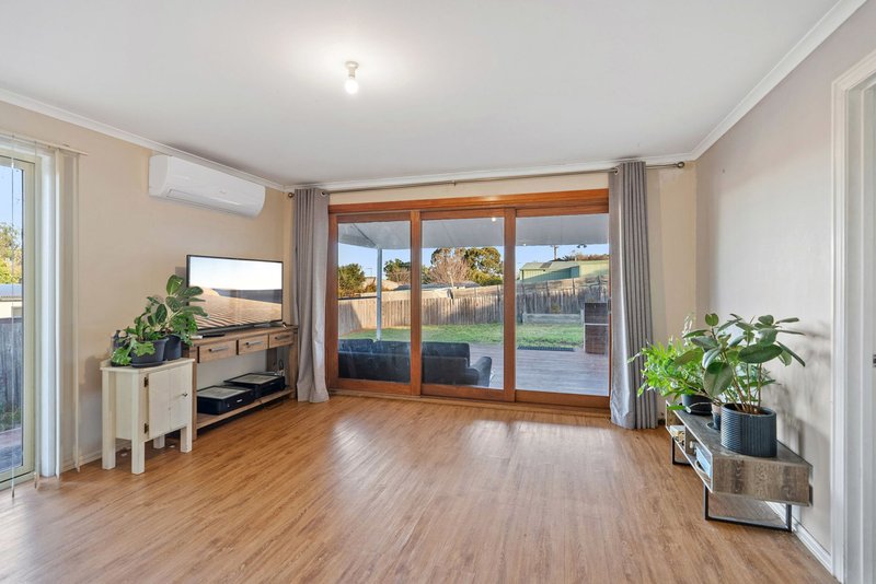 Photo - 48 Shea Street, Bacchus Marsh VIC 3340 - Image 5