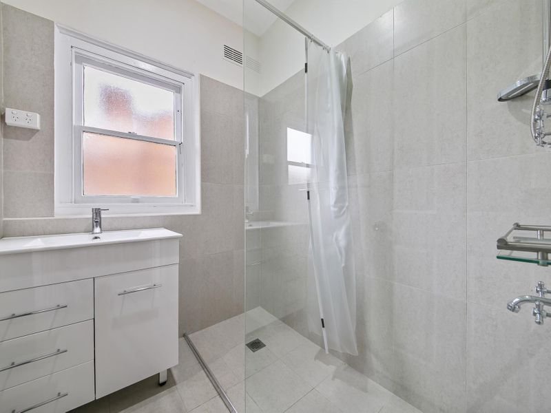 Photo - 48 Shellharbour Road, Port Kembla NSW 2505 - Image 5