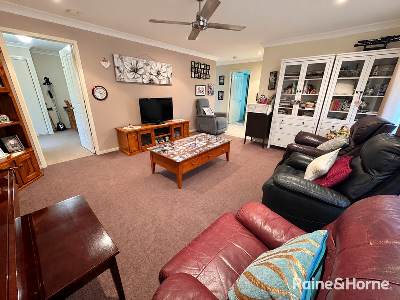 Photo - 48 Sonaree Drive, Kingaroy QLD 4610 - Image 7