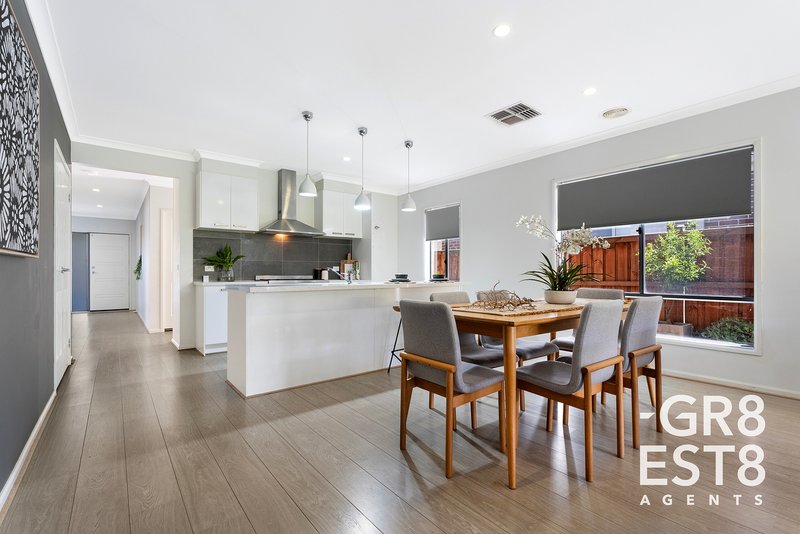 Photo - 48 Spearwood Rise, Cranbourne West VIC 3977 - Image 7