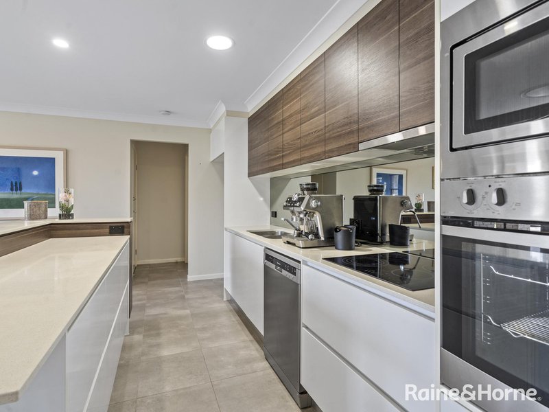 48 Spinnaker Circuit, Redland Bay QLD 4165