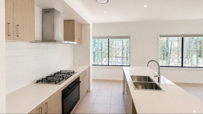Photo - 48 Standley Circuit, Yarrabilba QLD 4207 - Image 3