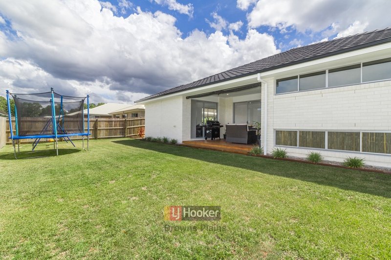 Photo - 48 Stoneleigh Reserve Boulevard, Logan Reserve QLD 4133 - Image 11