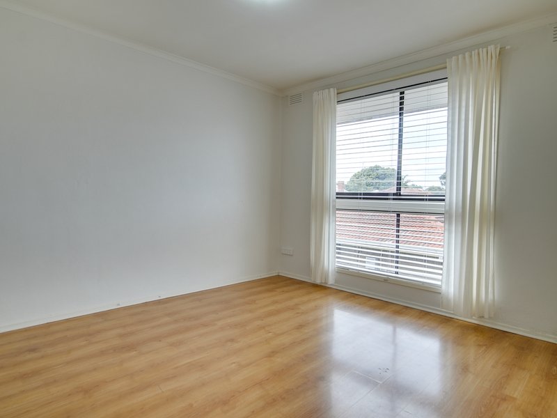 Photo - 4/8 Stuart Street, Noble Park VIC 3174 - Image 7