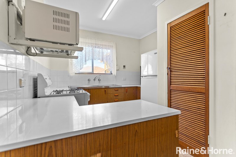 Photo - 48 Suzanne Avenue, Morphett Vale SA 5162 - Image 9