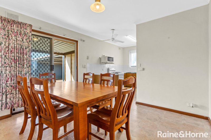 Photo - 48 Suzanne Avenue, Morphett Vale SA 5162 - Image 10