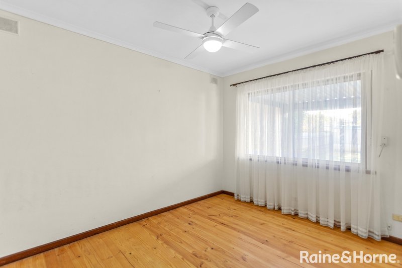 Photo - 48 Suzanne Avenue, Morphett Vale SA 5162 - Image 15