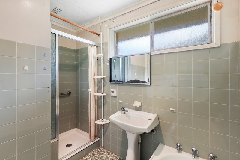 Photo - 48 Tallara Parkway, Narrabundah ACT 2604 - Image 10