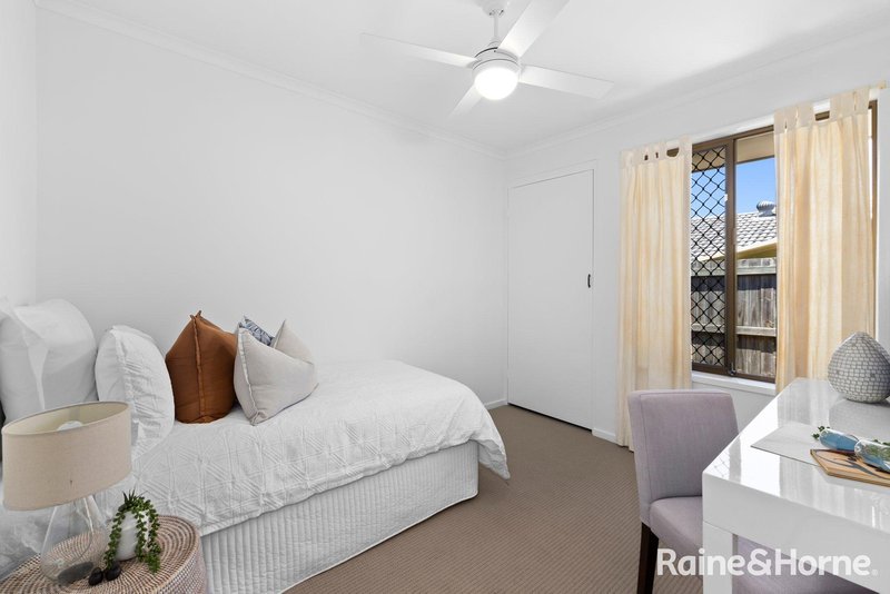 Photo - 48 Tillbrook Street, Chapel Hill QLD 4069 - Image 10