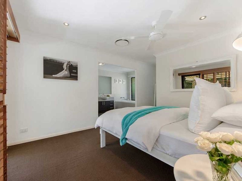 Photo - 48 Tolga Rd , Bonogin QLD 4213 - Image 16