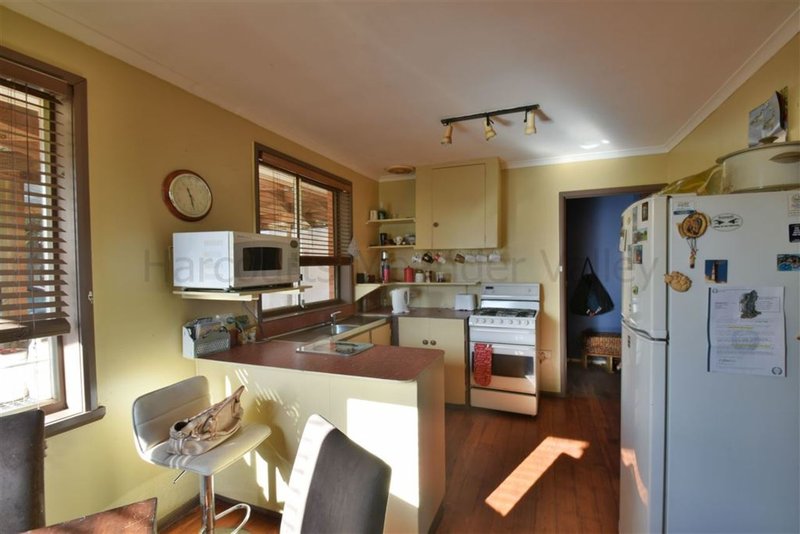 Photo - 48 Tower Hill St , Deloraine TAS 7304 - Image 3