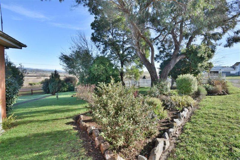 Photo - 48 Tower Hill St , Deloraine TAS 7304 - Image 13